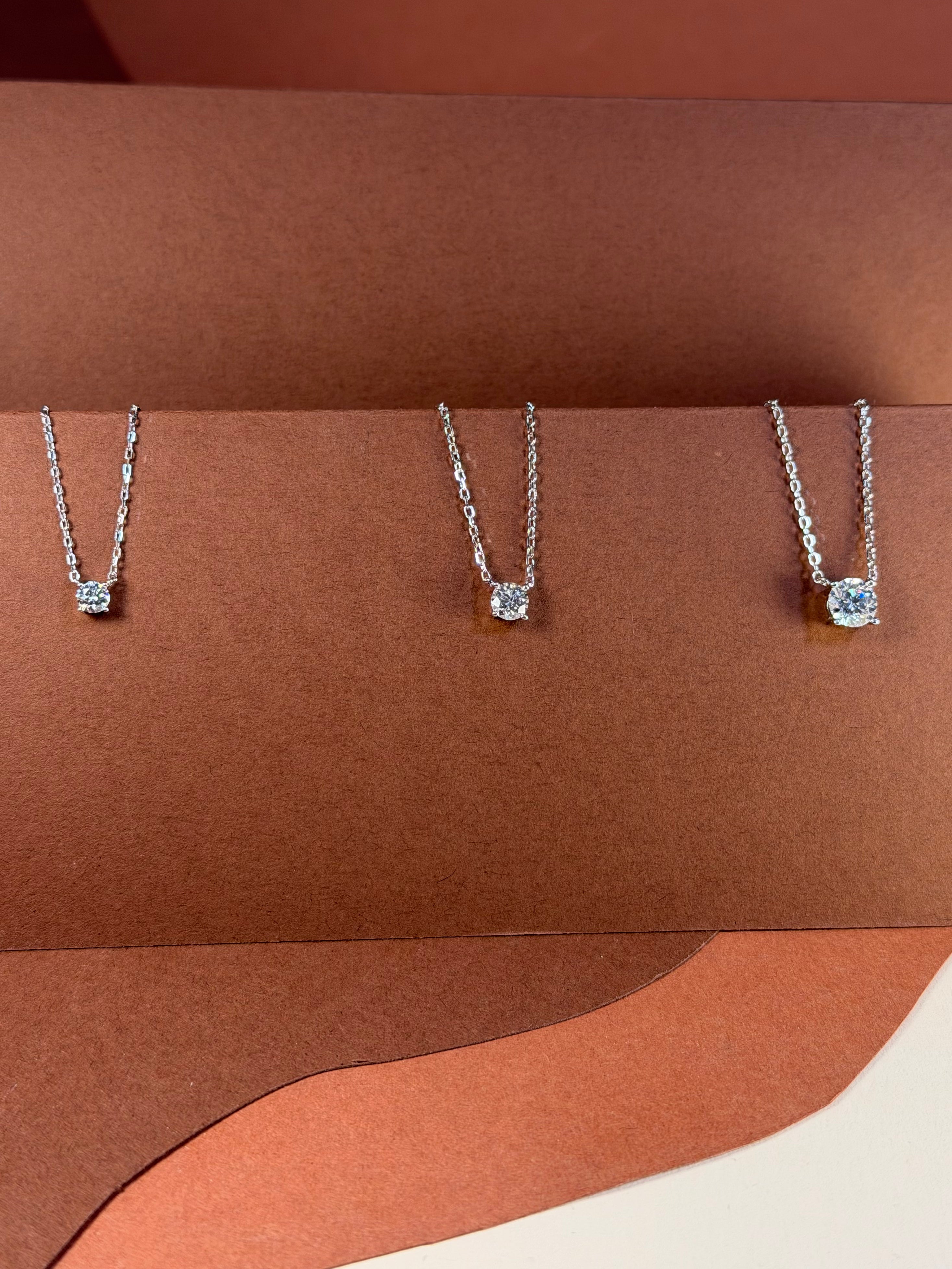PUNTO LUCE MOISSANITE