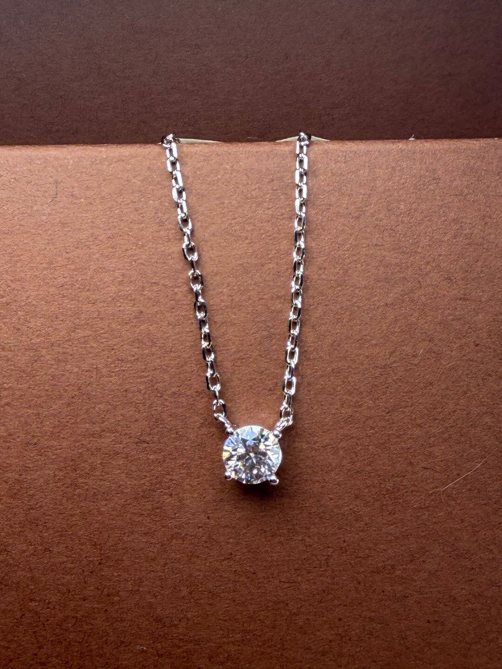 PUNTO LUCE MOISSANITE